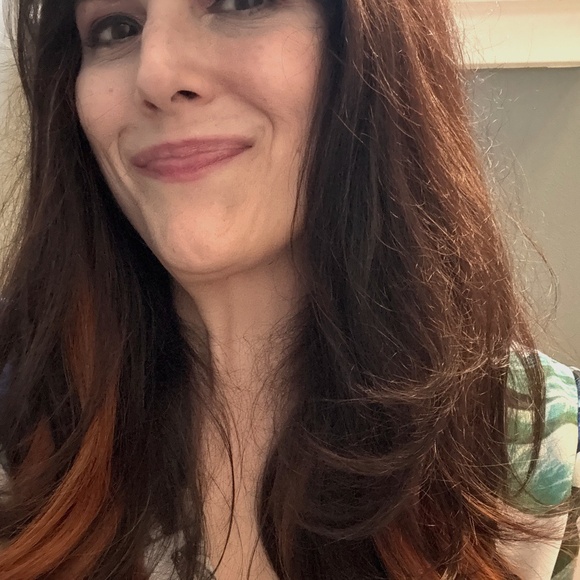 Meet your Posher, Dawn - Picture 1 of 2
